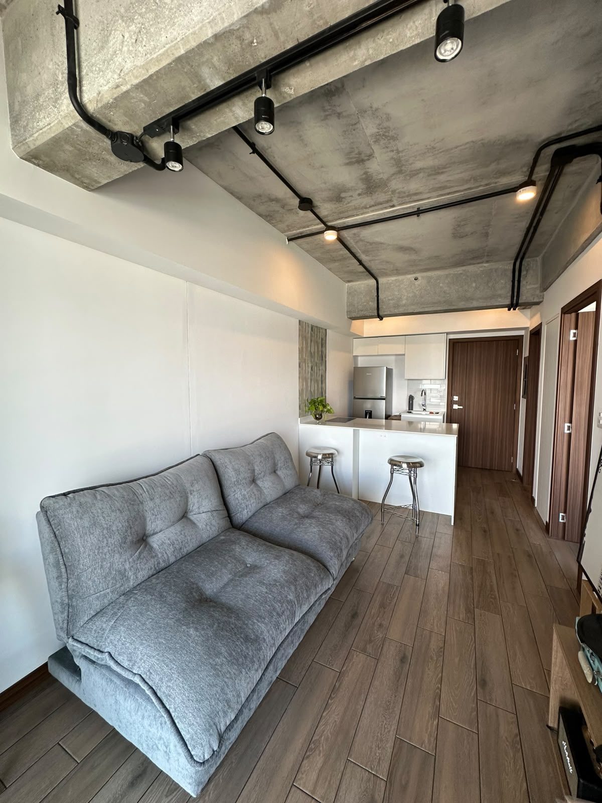 Apartamento Amueblado En Alquiler Inara Cuatro Norte Zona 4 Nivel 18 Melissa Bienes Raices Gt (3)