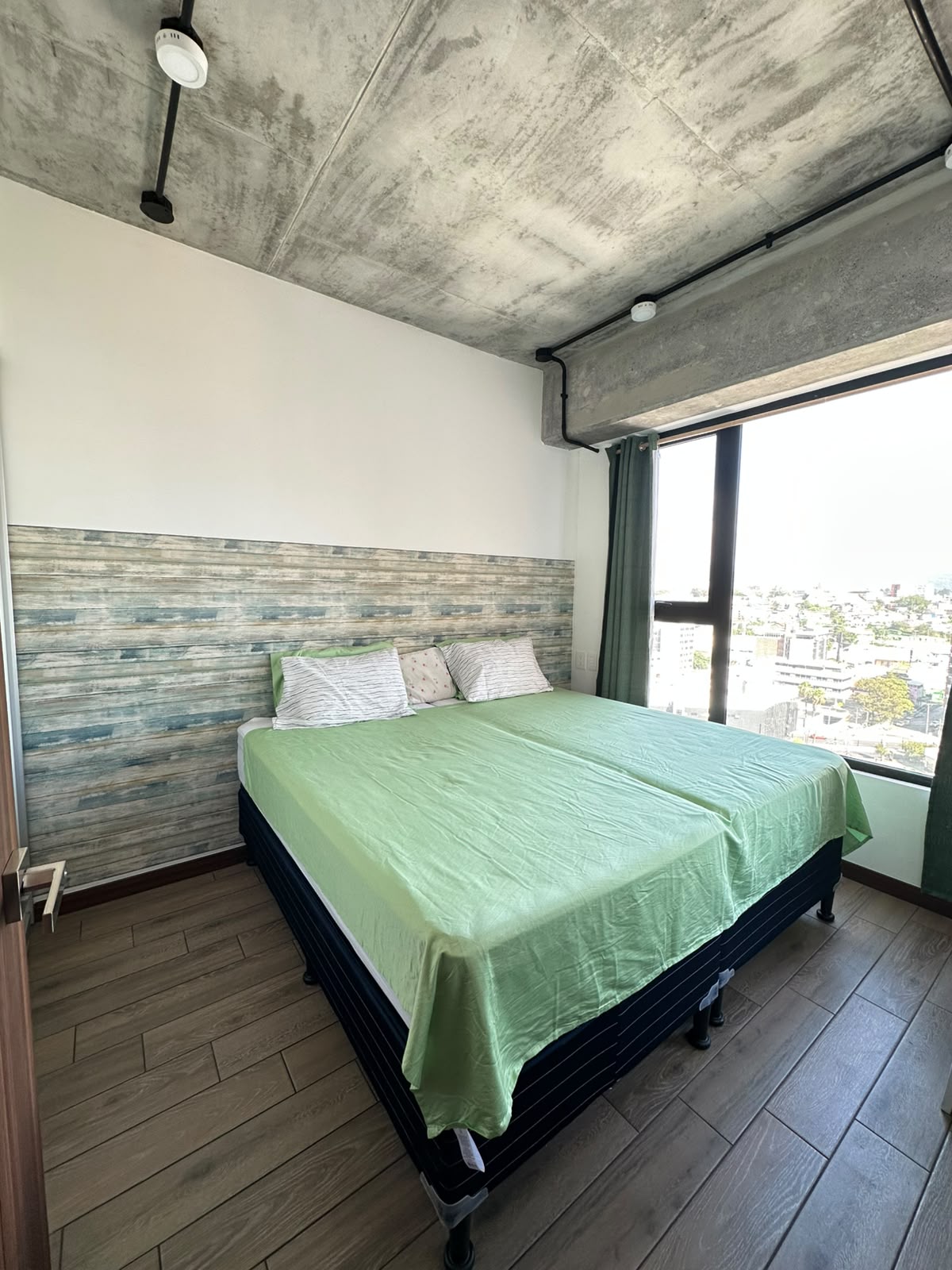Apartamento Amueblado En Alquiler Inara Cuatro Norte Zona 4 Nivel 18 Melissa Bienes Raices Gt (9)