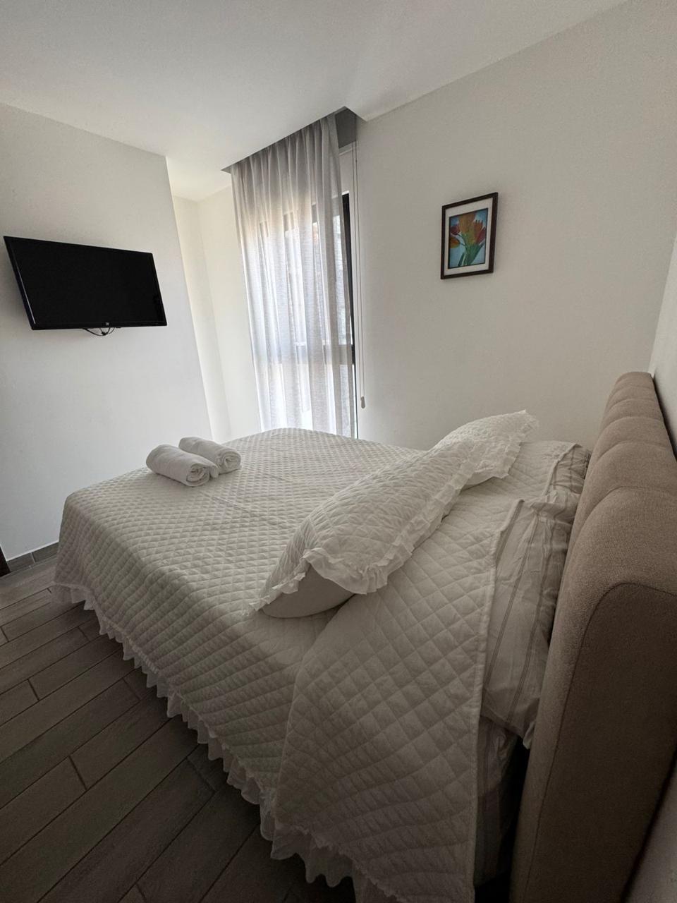 Apartamento Amueblado En Alquiler Parque 10 Zona 10 3 Habitaciones (9)