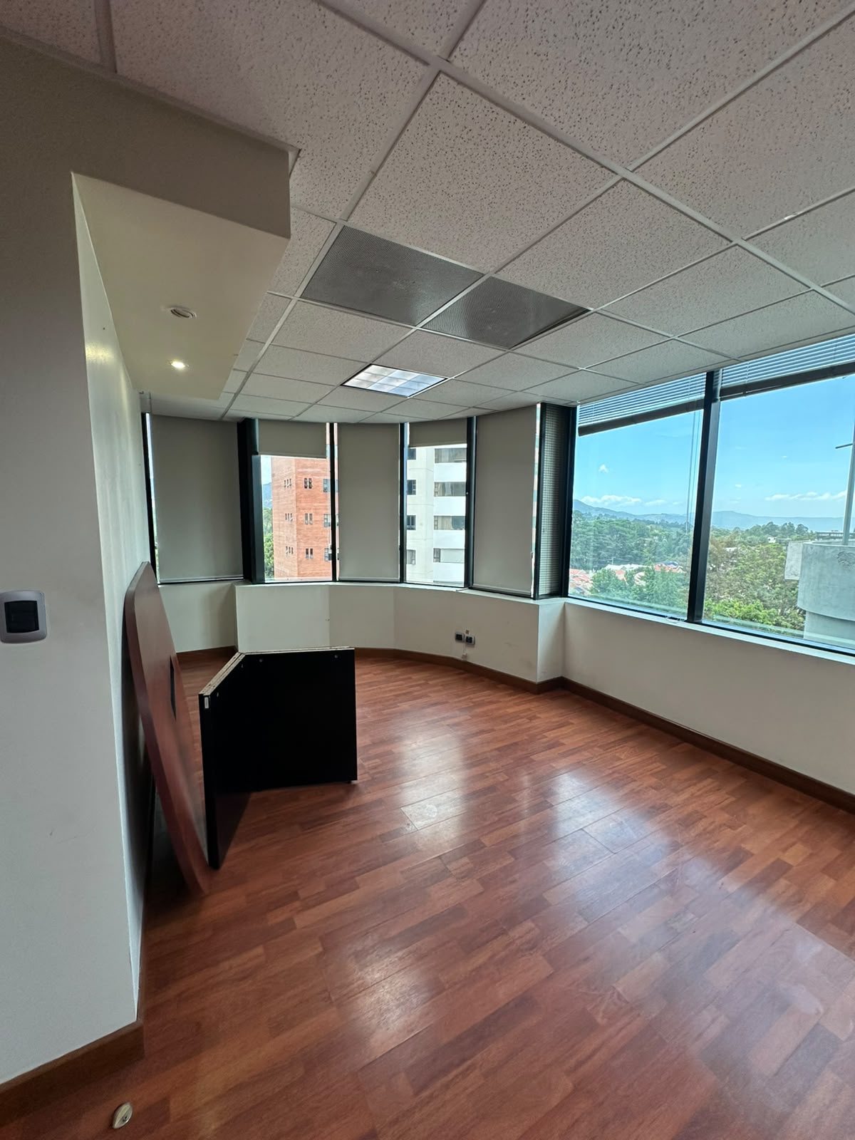 Oficina En Alquiler Europlaza Torre 4 Zona 14 165 M² Melissa Jimenez Alquileres (4)